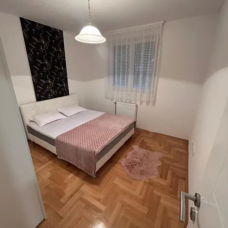Elena Apartment *